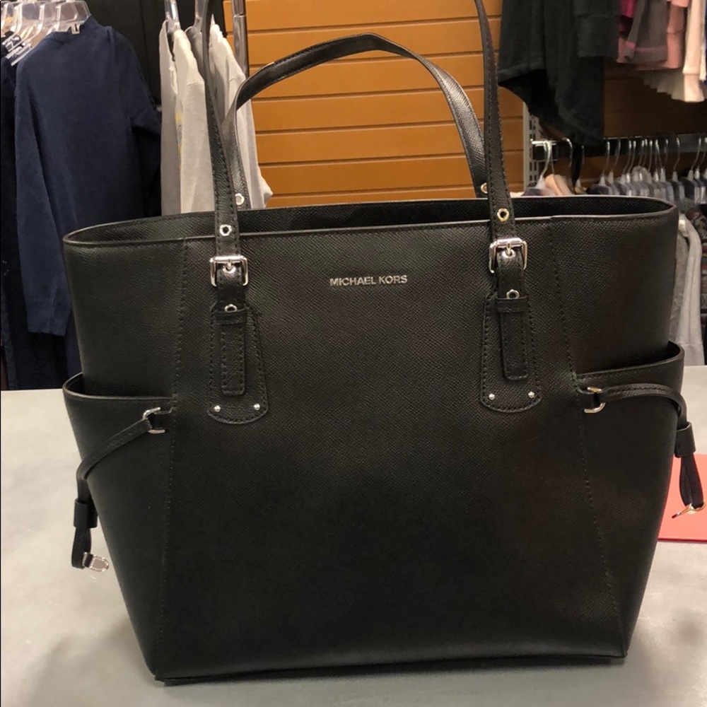Michael Kors Voyager Tote Black 💖NEVER USED💖